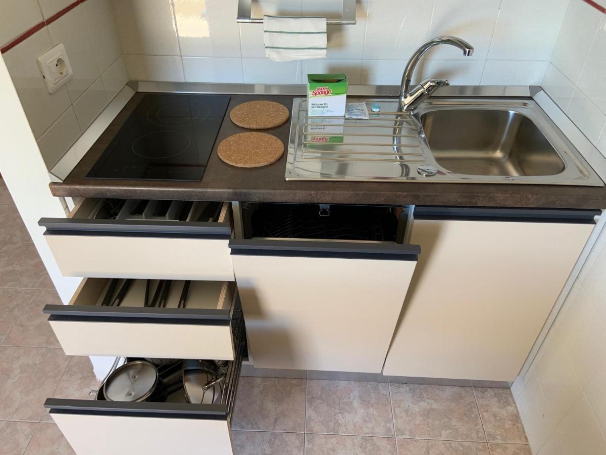 Suites Marilia Apartments Pool Side - Suite Livorno Holiday Home Group Экстерьер фото