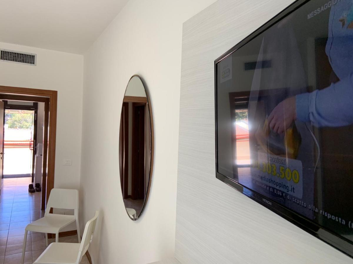 Suites Marilia Apartments Pool Side - Suite Livorno Holiday Home Group Экстерьер фото