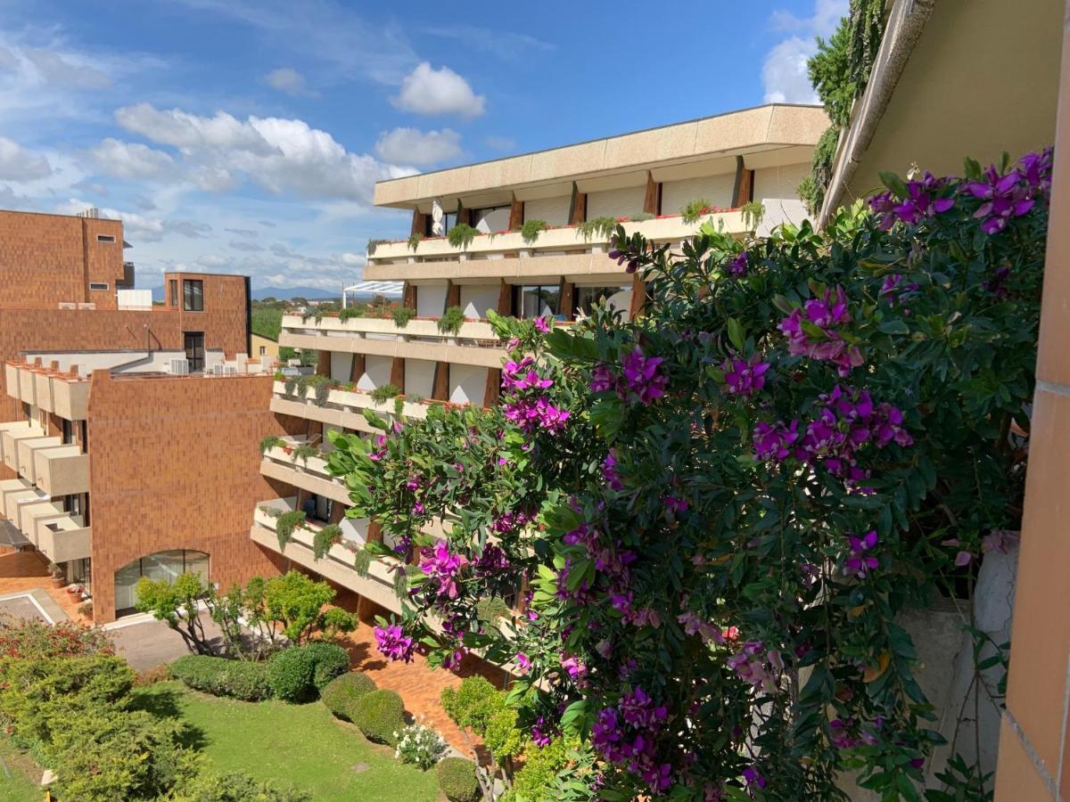 Suites Marilia Apartments Pool Side - Suite Livorno Holiday Home Group Экстерьер фото