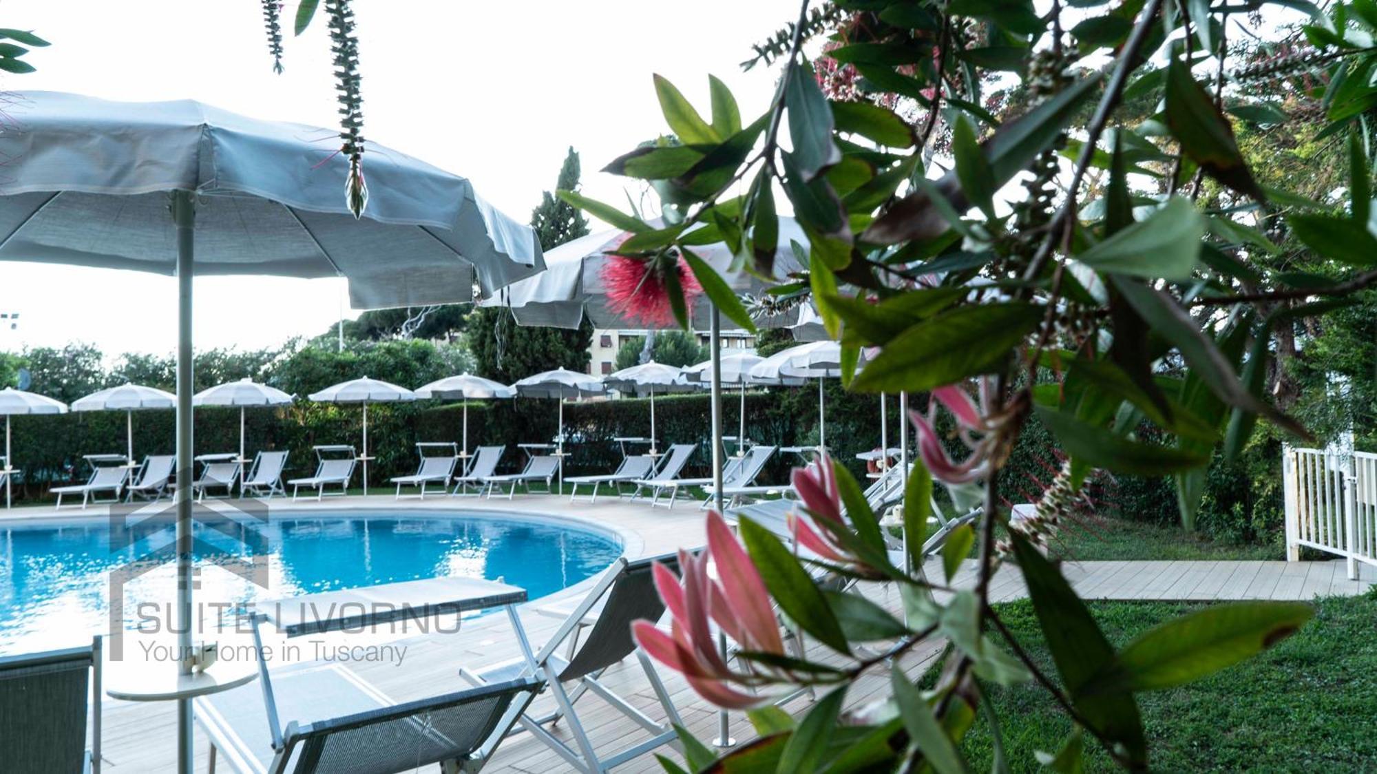 Suites Marilia Apartments Pool Side - Suite Livorno Holiday Home Group Экстерьер фото