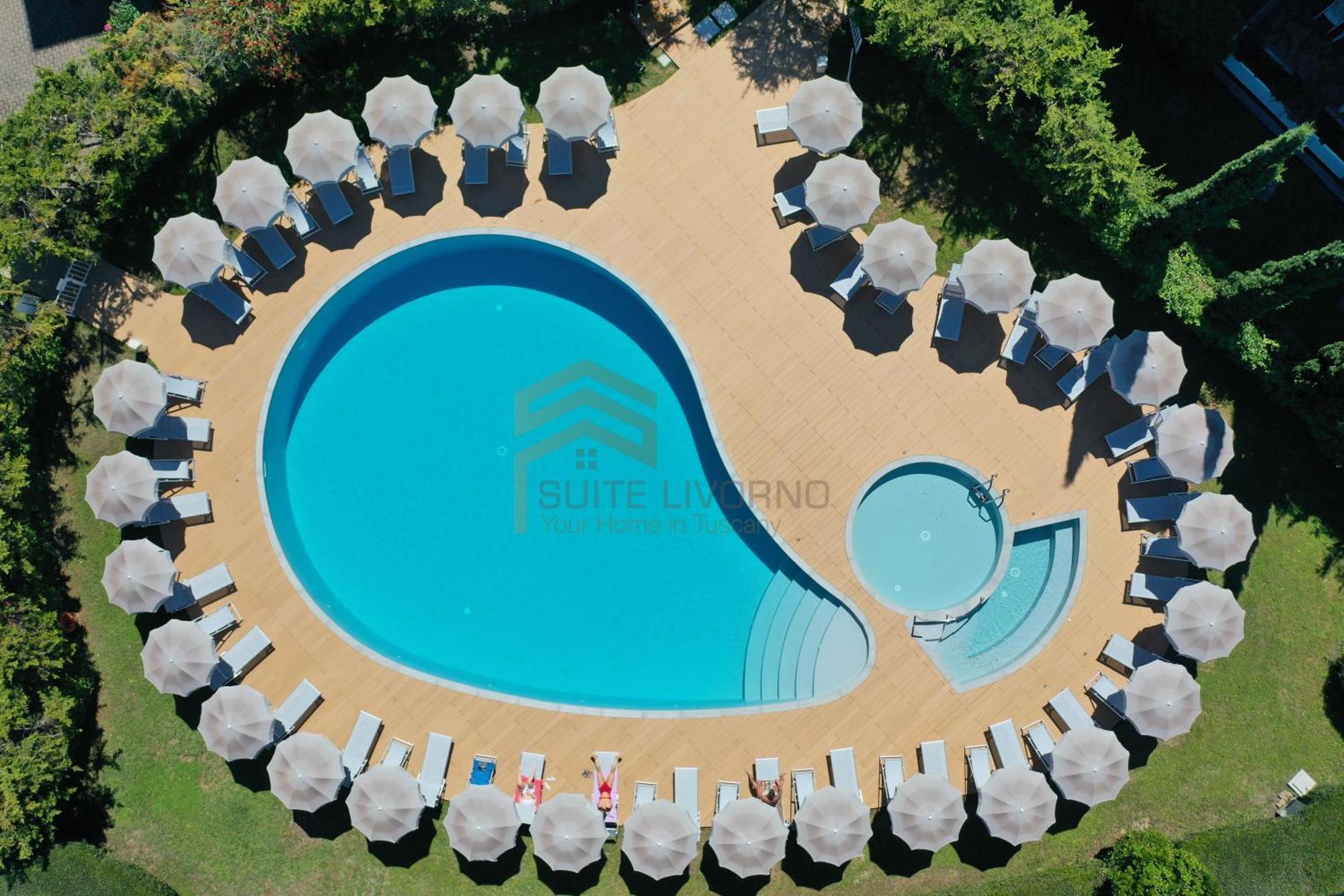 Suites Marilia Apartments Pool Side - Suite Livorno Holiday Home Group Экстерьер фото