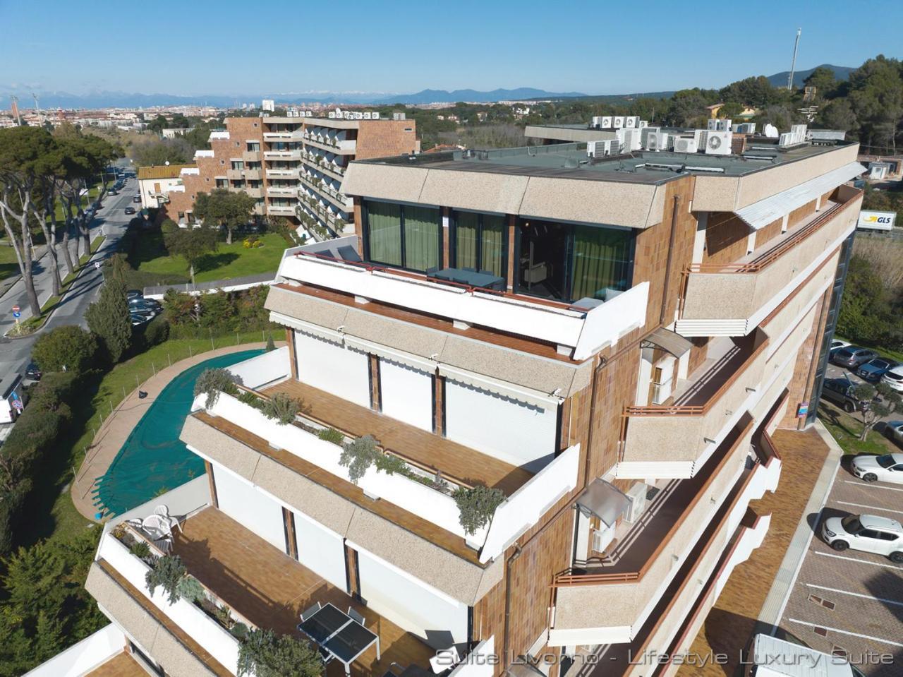 Suites Marilia Apartments Pool Side - Suite Livorno Holiday Home Group Экстерьер фото