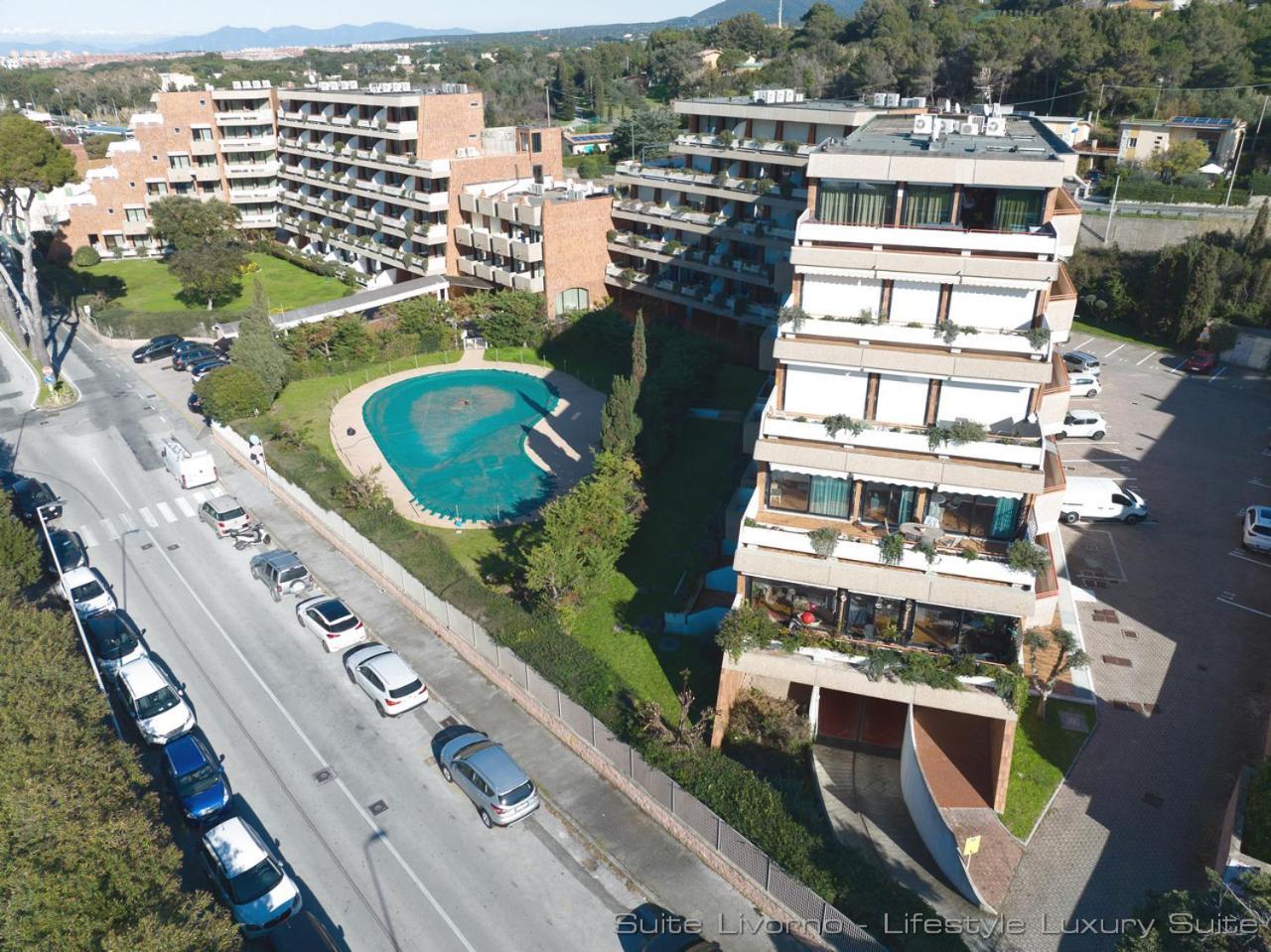Suites Marilia Apartments Pool Side - Suite Livorno Holiday Home Group Экстерьер фото
