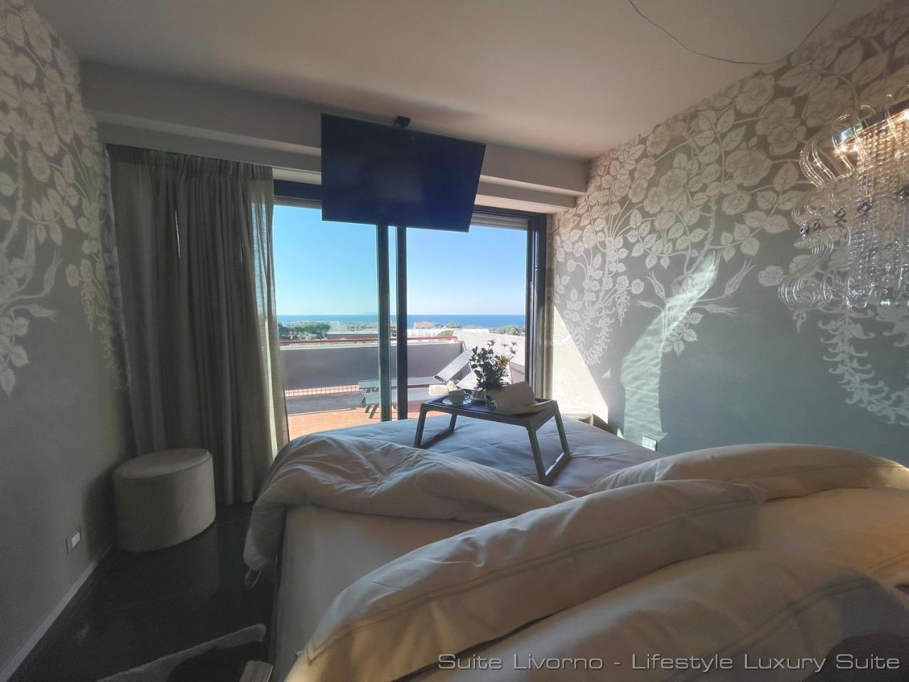 Suites Marilia Apartments Pool Side - Suite Livorno Holiday Home Group Экстерьер фото