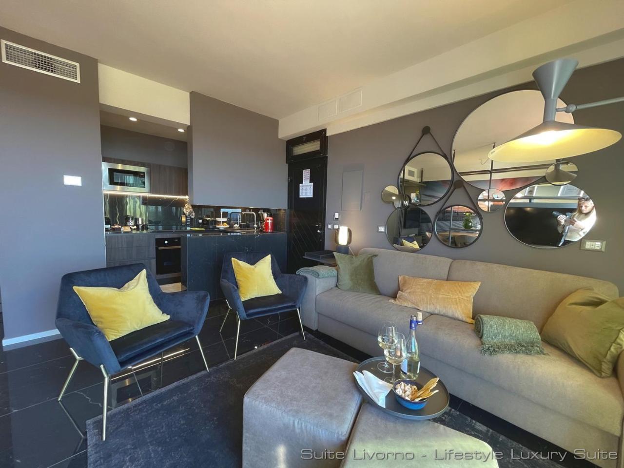 Suites Marilia Apartments Pool Side - Suite Livorno Holiday Home Group Экстерьер фото